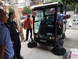 四川扫地车应用于社区道路清洁服务