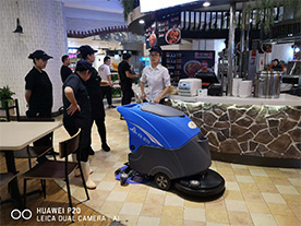四川洗地机在美食广场亚惠餐厅服务